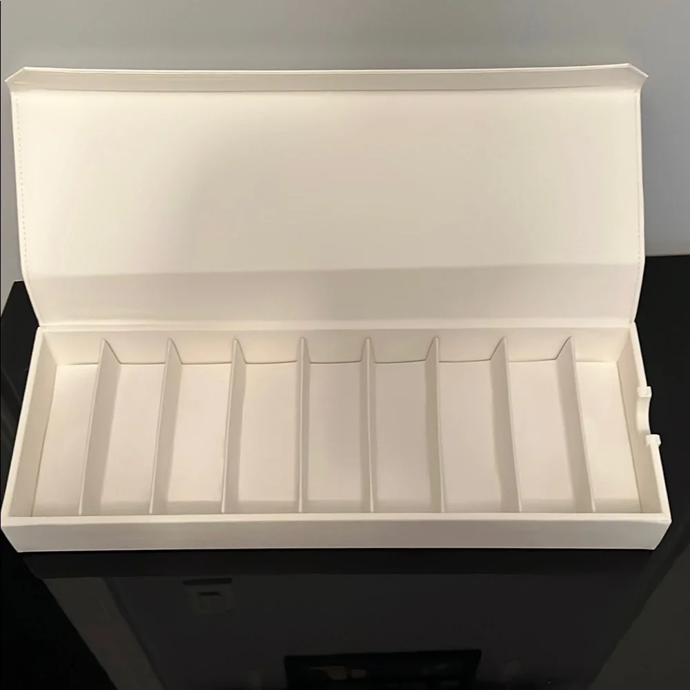 Elegant White Chloe Sunglasses Organizer with 9 Compartments